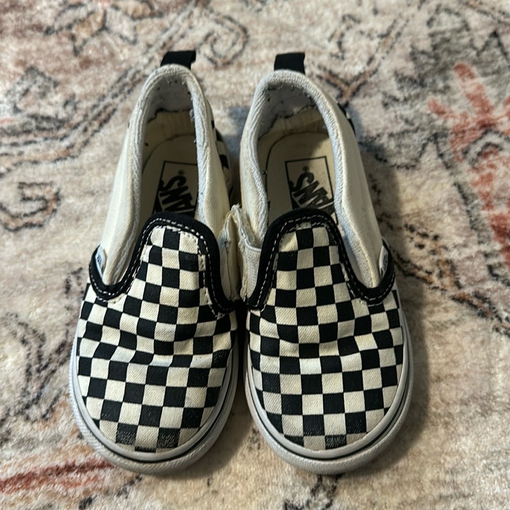 Toddler black and white checkered slip on Vans size 8